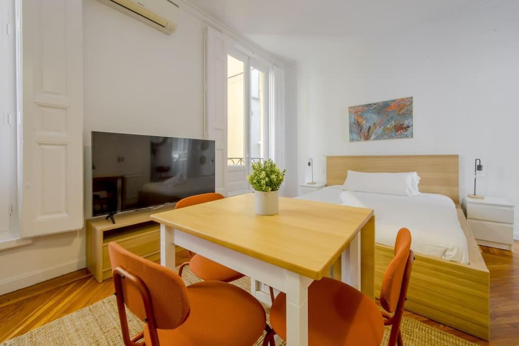 Petite E Chic Loft Para 3 En El Corazon De มาดริด ภายนอก รูปภาพ